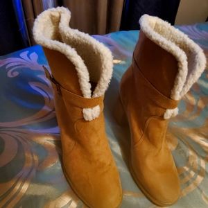 American Eagle Winter boots female.